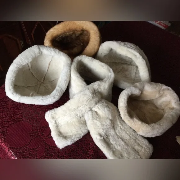 Leather Sheepskin Fur Hat Round Beanie, Chestnut S/M display picture 3